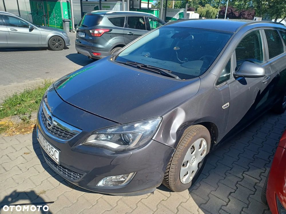 Opel Astra 2012 photo 2