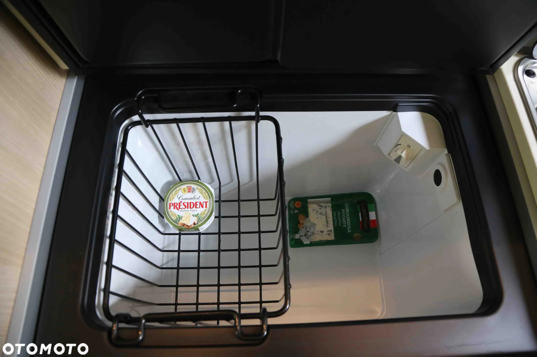Ford TRANSIT CUSTOM- KAMPER CAP COAST - 18