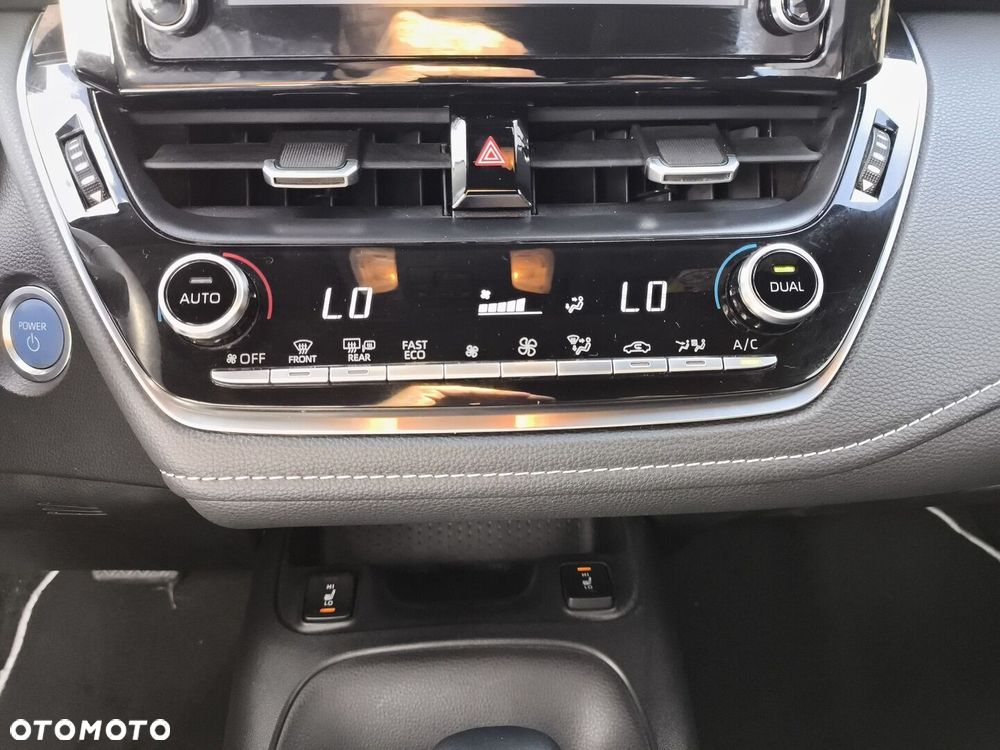Toyota Corolla 1.8 Hybrid Comfort - 23