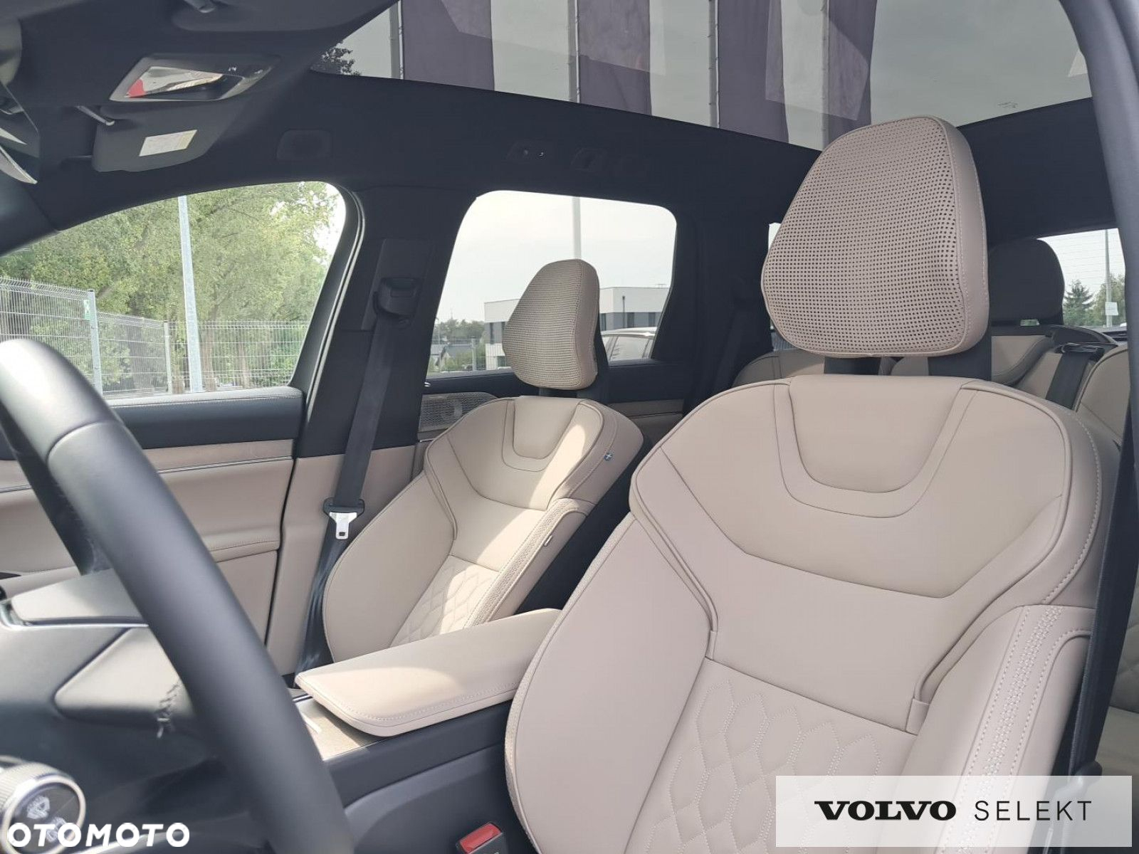 Volvo EX90 - 12