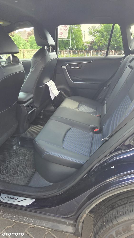 Toyota RAV4 - 9