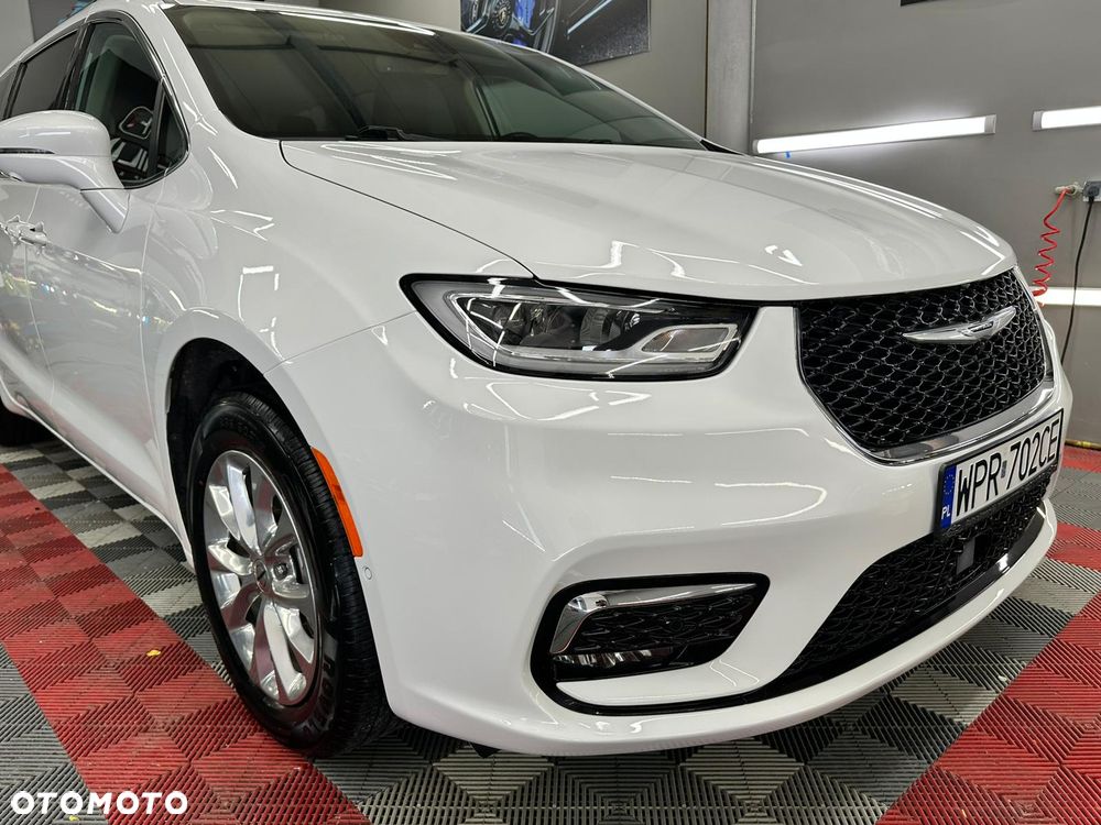 Chrysler Pacifica - 3