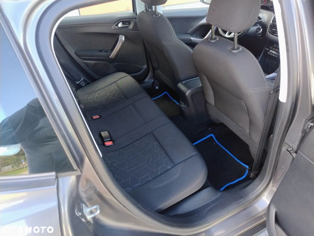 Peugeot 2008 1.2 Pure Tech Allure S&S - 19