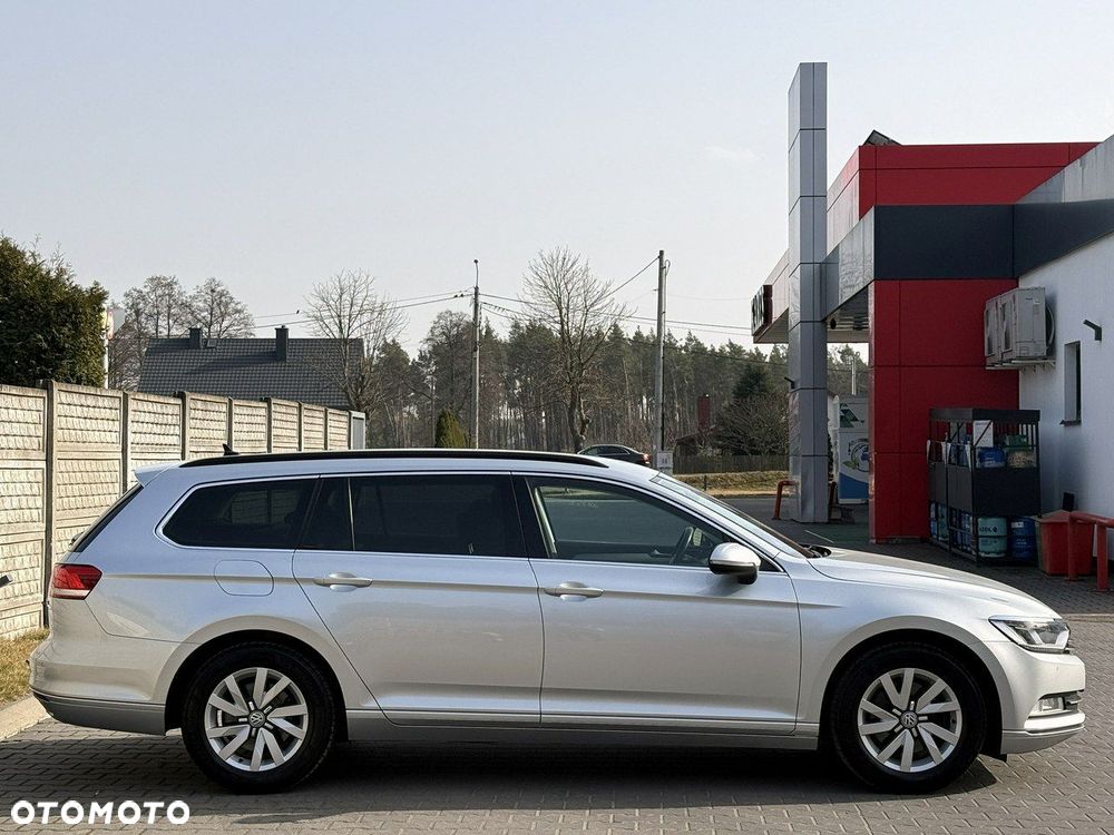 Volkswagen Passat - 33
