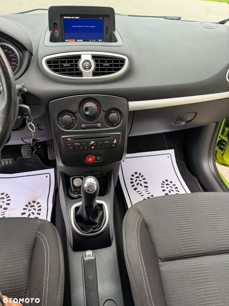 Renault Clio - 23
