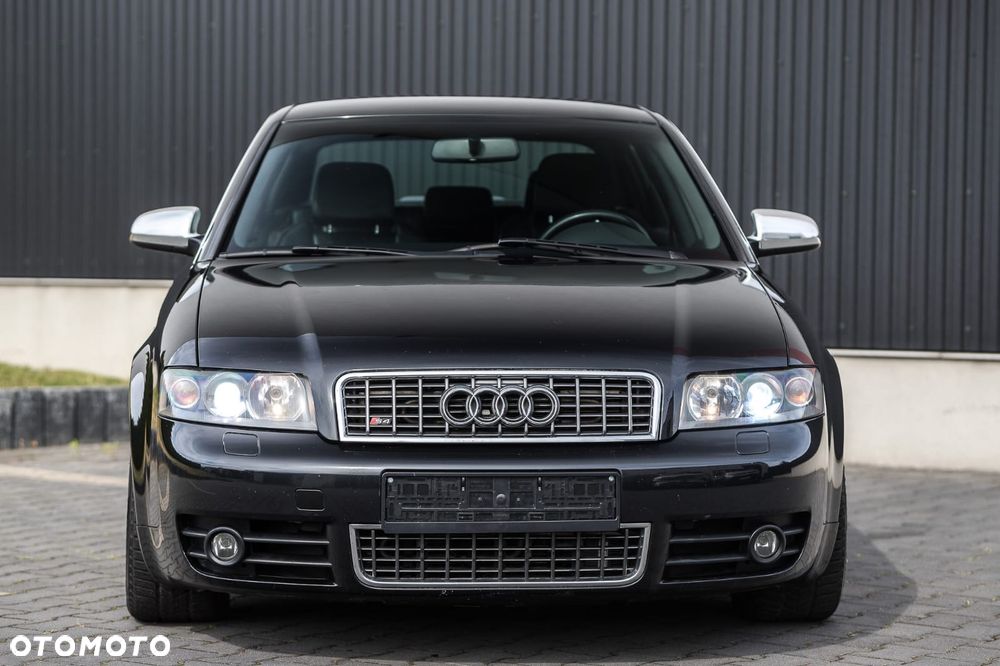Audi RS4 Limousine - 11