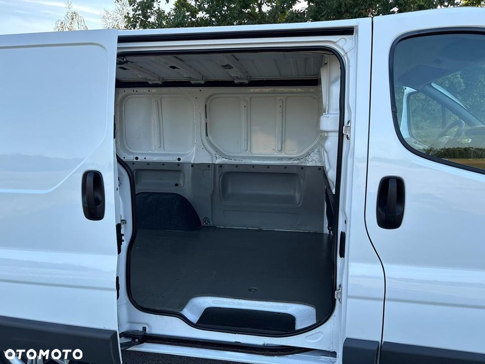 Renault Trafic - 17