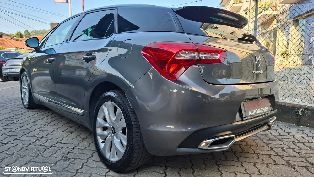 Citroën DS5 e-HDi 110 EGS6 SoChic - 17