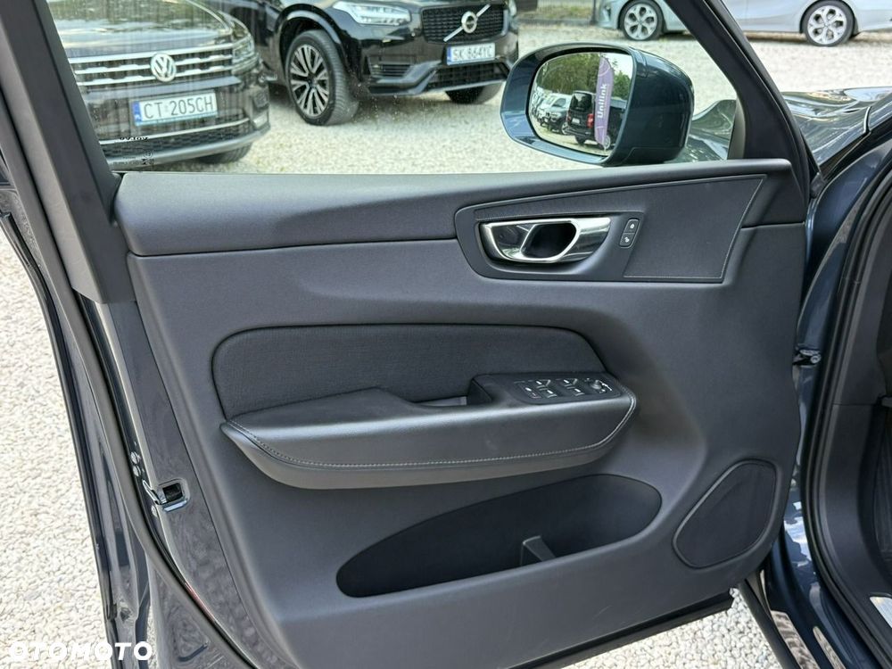 Volvo XC 60 D4 Momentum Pro - 12