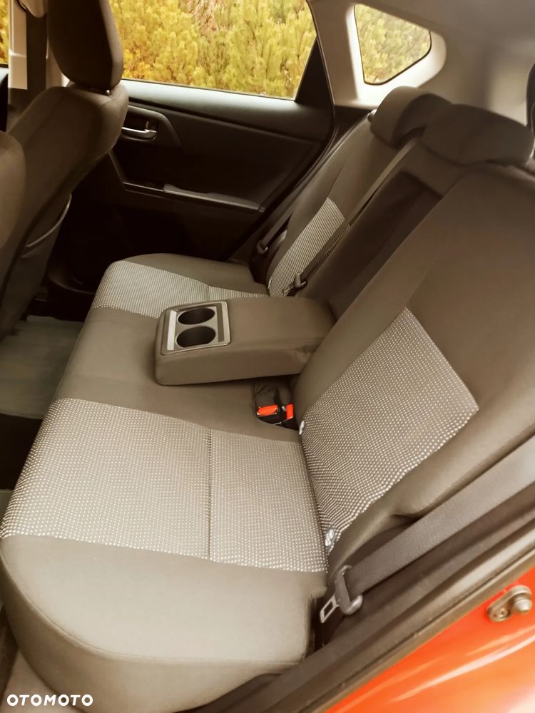 Toyota Auris - 15