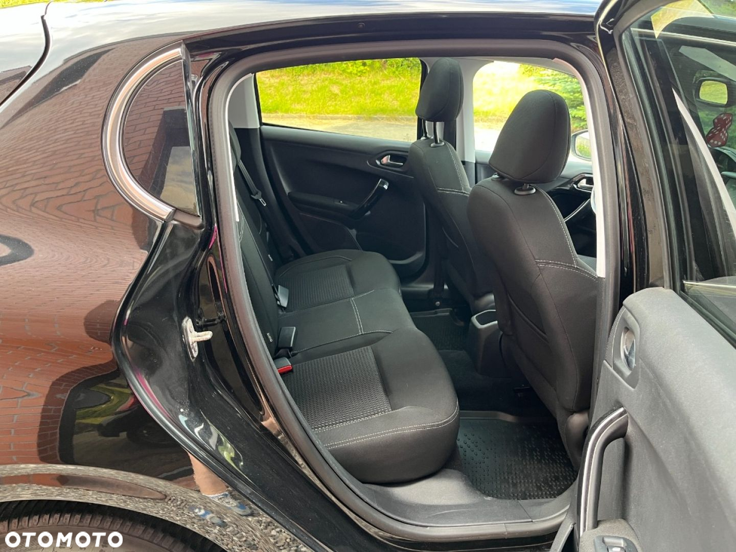 Peugeot 208 Blue-HDi 100 Stop&Start Style - 24