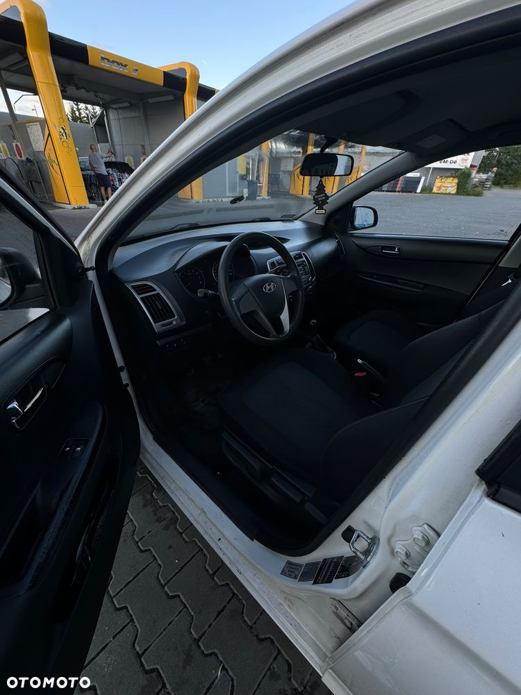 Hyundai i20 - 11