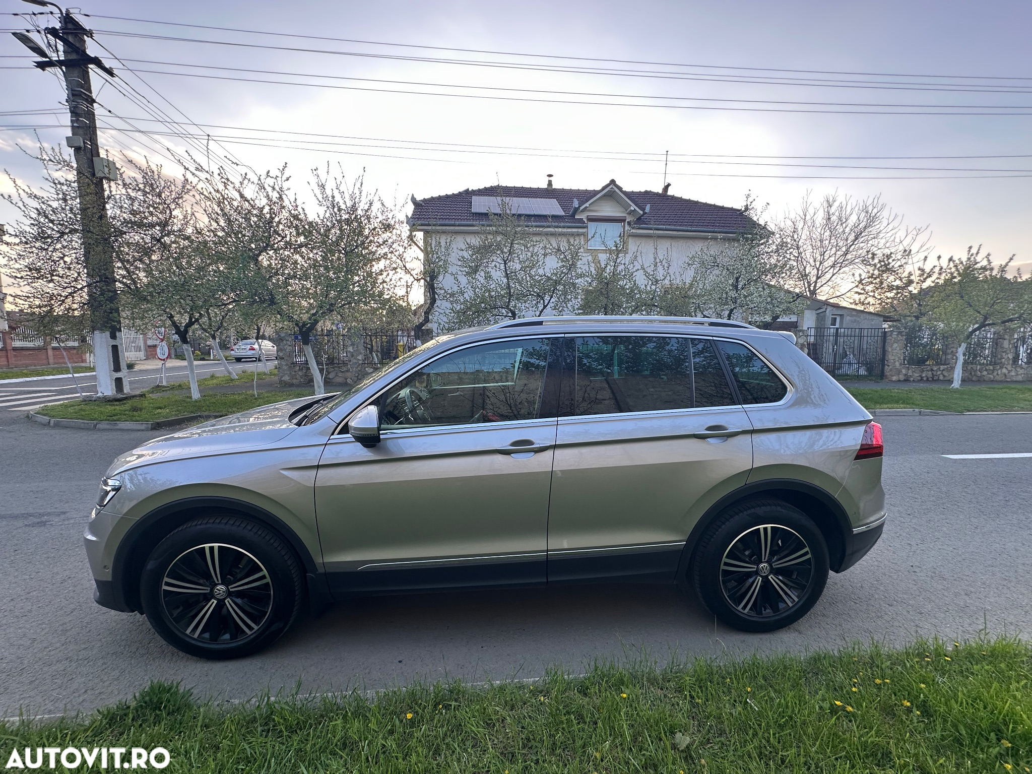 Volkswagen Tiguan 2.0 TDI 4Mot DSG Highline - 3