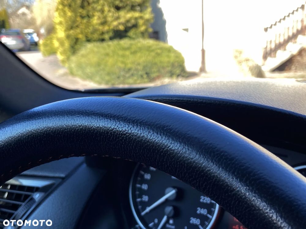 BMW X1 xDrive18d Sport Line - 37