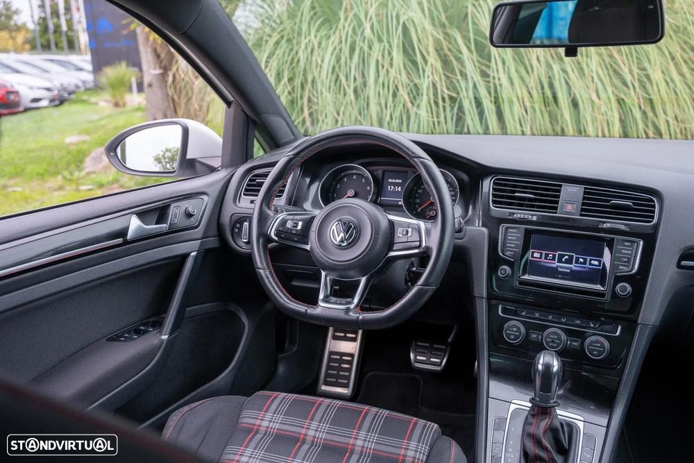 VW Golf GTI TCR 2.0 TSI OPF DSG - 11