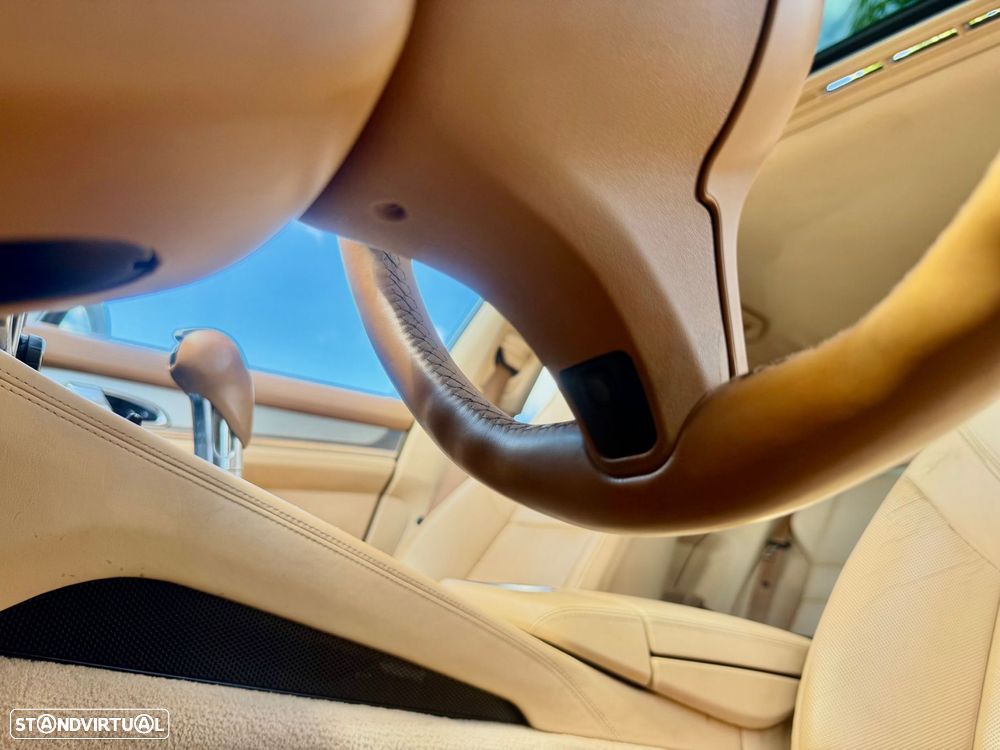 Porsche Panamera S Hybrid - 24