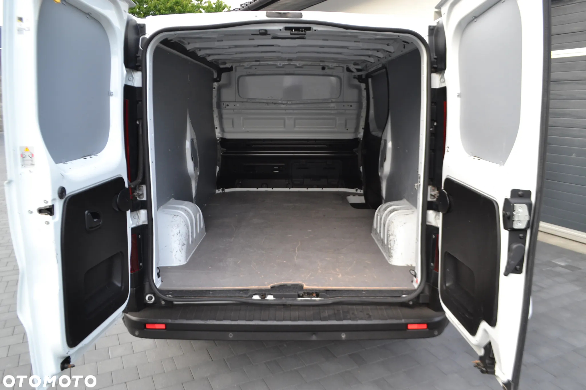 Renault TRAFIC LONG - 8