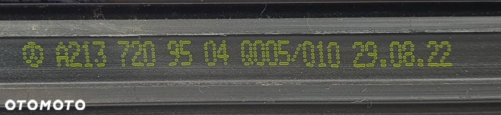 LISTWA ZGARNIAJACA DRZWI LEWY PRZOD MERCEDES W213 A2137209504 - 7