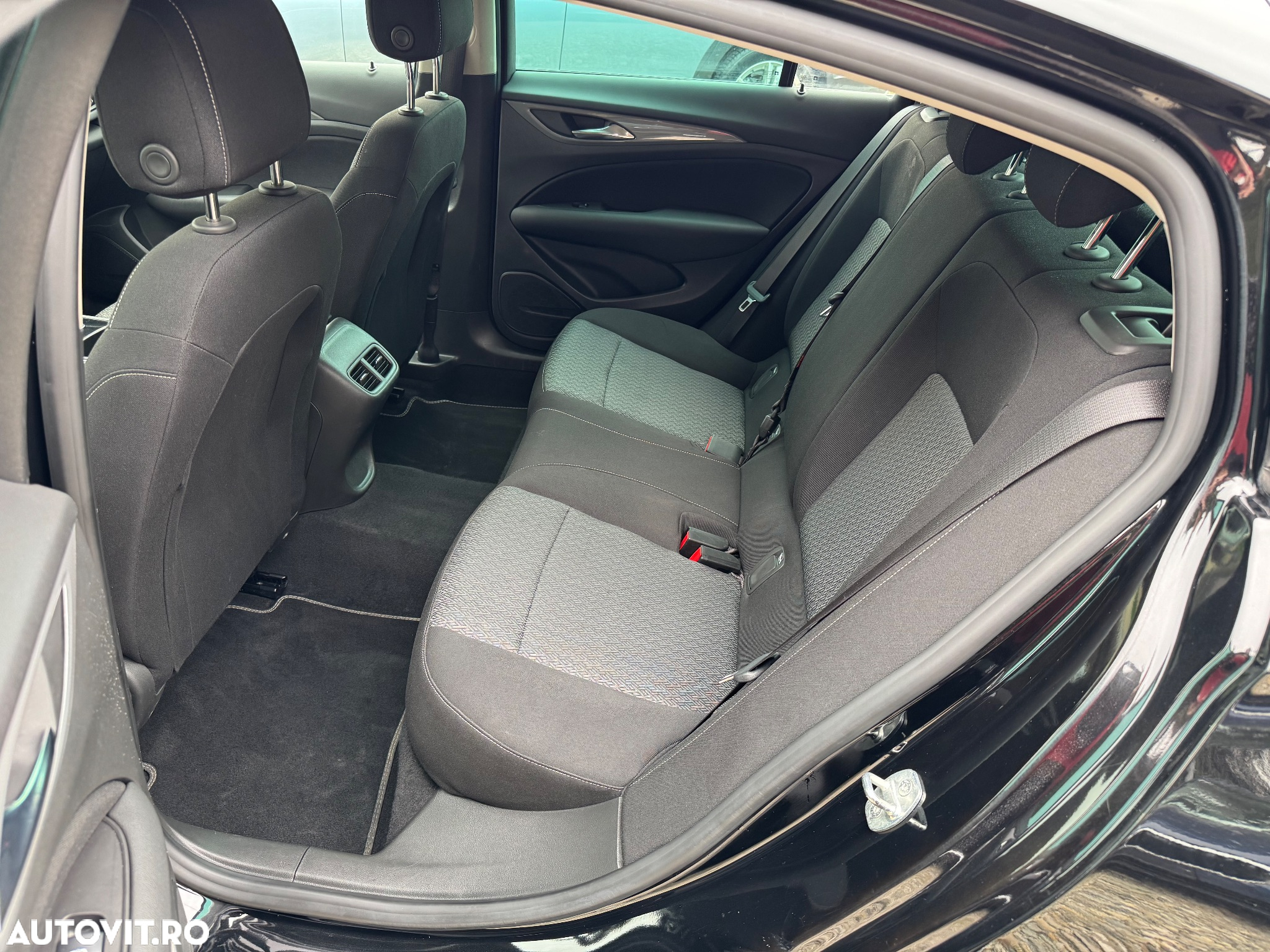 Opel Insignia Sports Tourer 1.6 ECOTEC Diesel Edition - 19