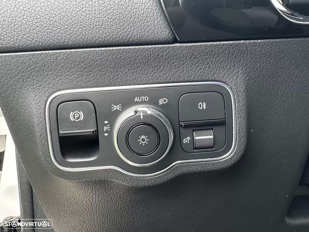 Mercedes-Benz B 200 7G-DCT AMG Line Advanced Plus - 24