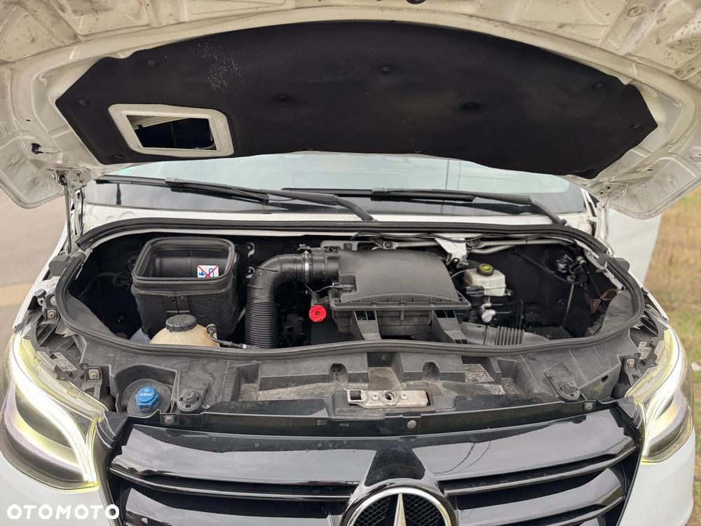 Mercedes-Benz Sprinter - 16