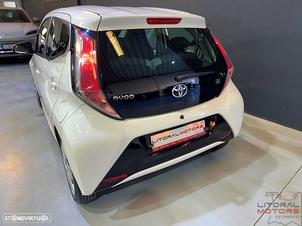 Toyota Aygo 1.0 X-Play Plus - 10