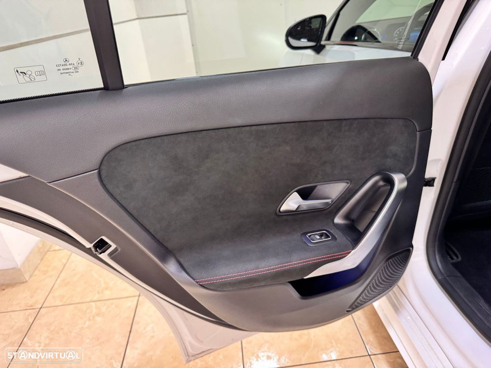 Mercedes-Benz A 250 e AMG Line - 48
