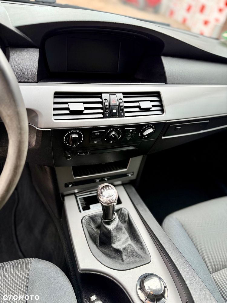 BMW Seria 5 520i - 9