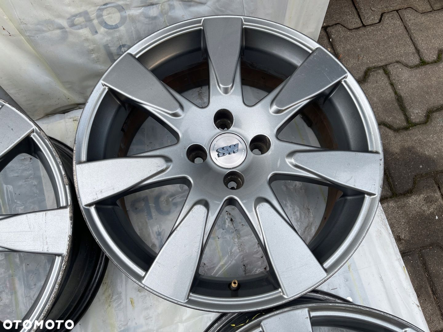 Felgi RVS 4x100 17 7J ET42 201 - 6