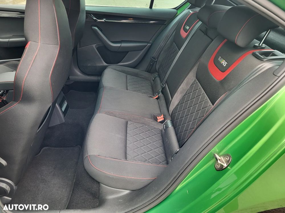 Skoda Octavia 2.0 TSI DSG RS - 11