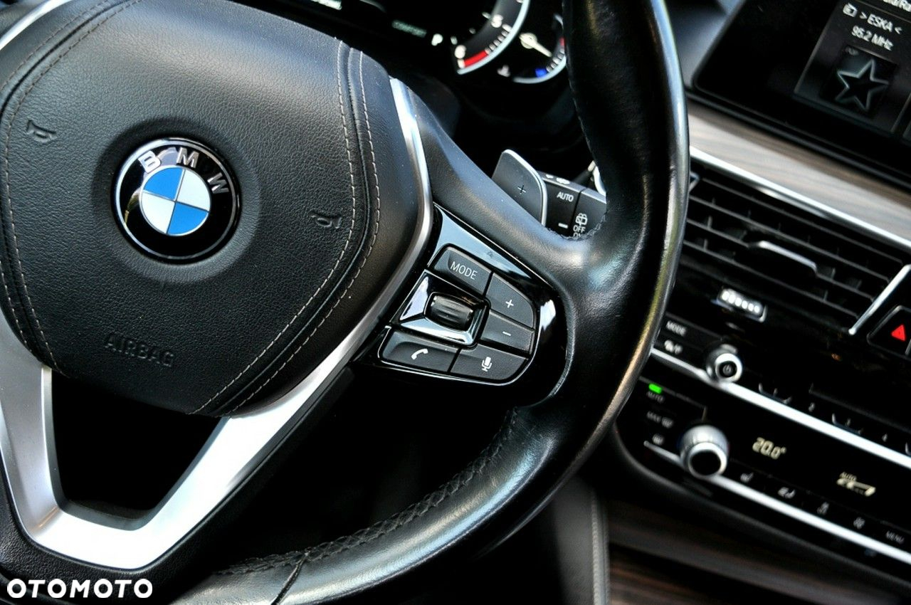 BMW Seria 5 520d Luxury Line sport - 22