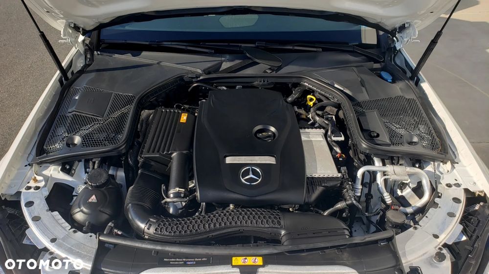 Mercedes-Benz Klasa C 300 T 9G-TRONIC - 12