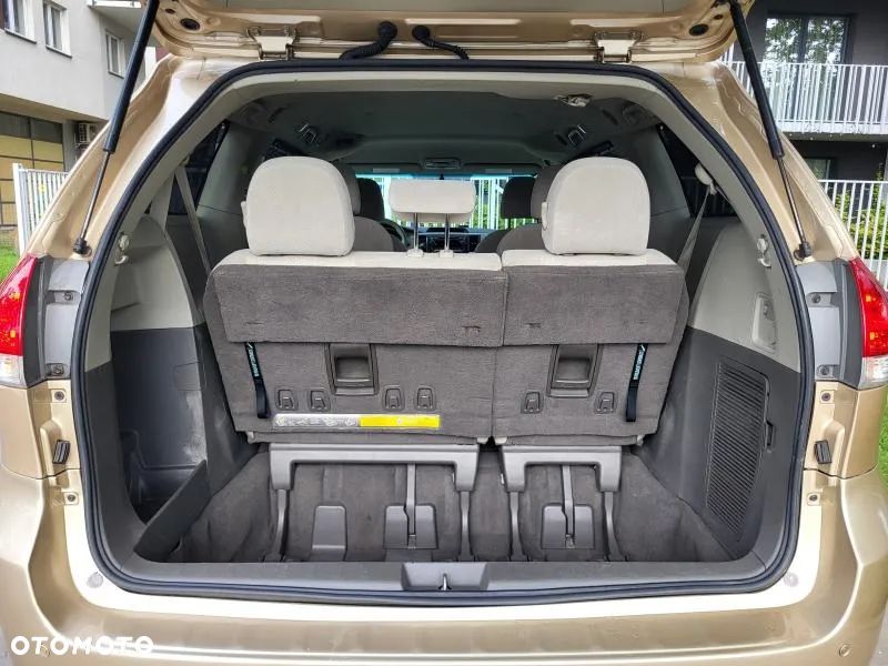 Toyota Sienna 3.5 V6 SE - 27