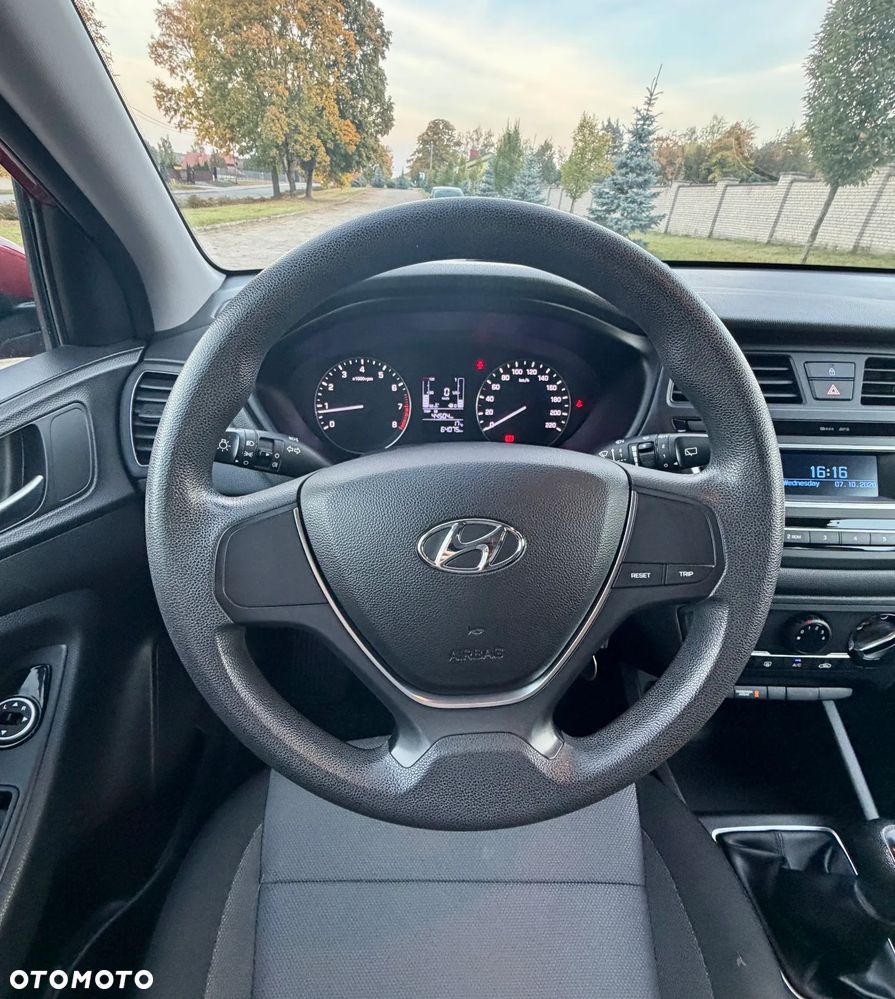 Hyundai i20 - 19