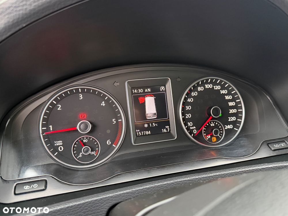 Volkswagen Multivan - 31