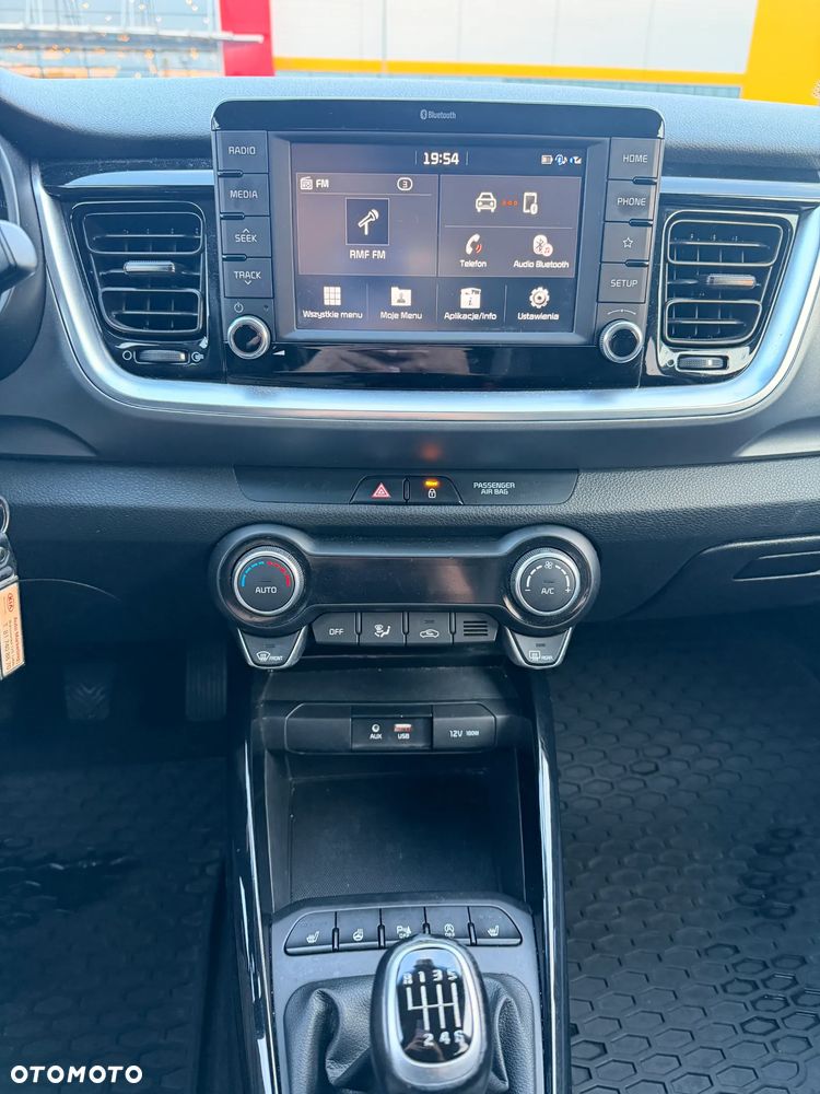 Kia Stonic 1.4 L - 6