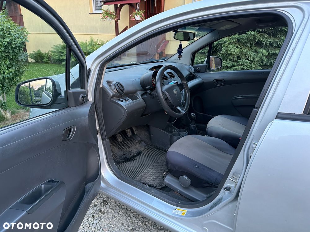 Chevrolet Spark 1.0 Base - 9