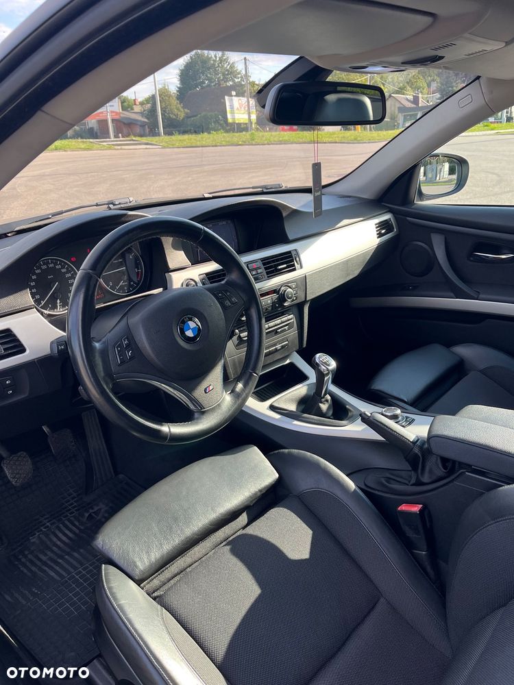 BMW Seria 3 320d - 11