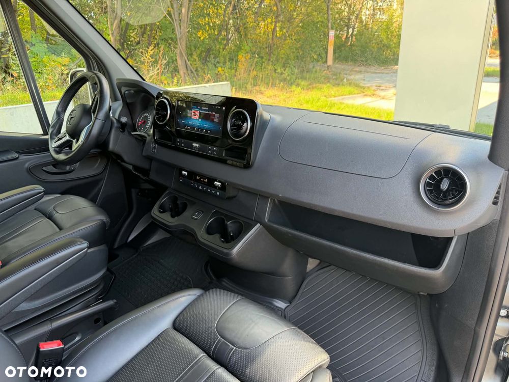 Mercedes-Benz Sprinter - 10