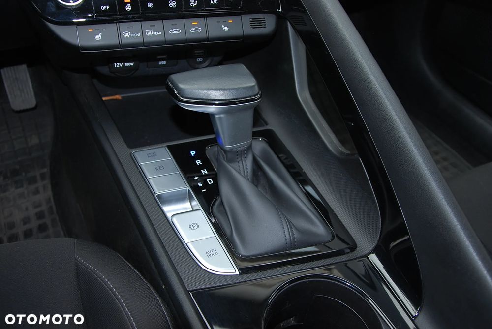 Hyundai Elantra 1.6 Smart CVT - 29