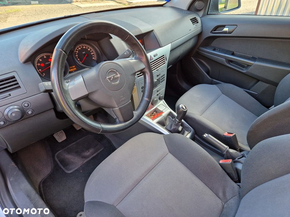 Opel Astra 1.4 - 8