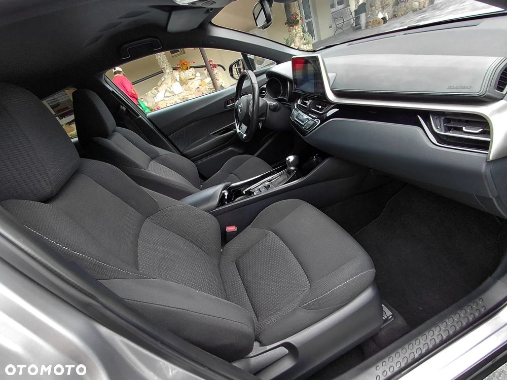 Toyota C-HR Business-Edition - 25