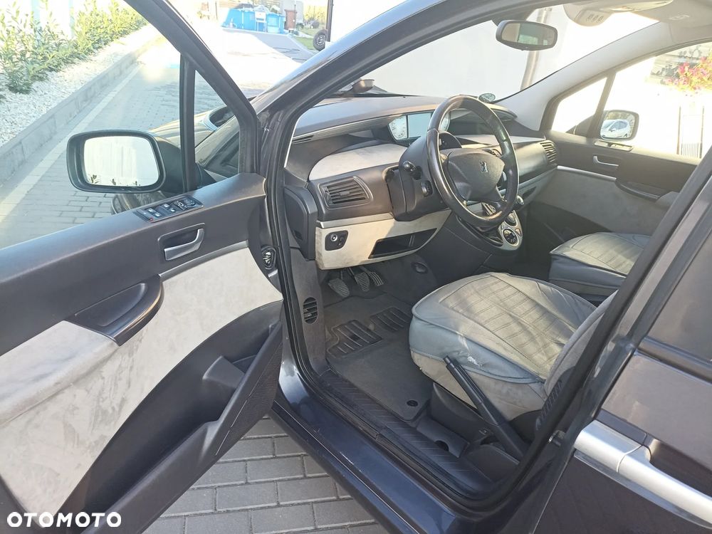 Peugeot 807 - 8