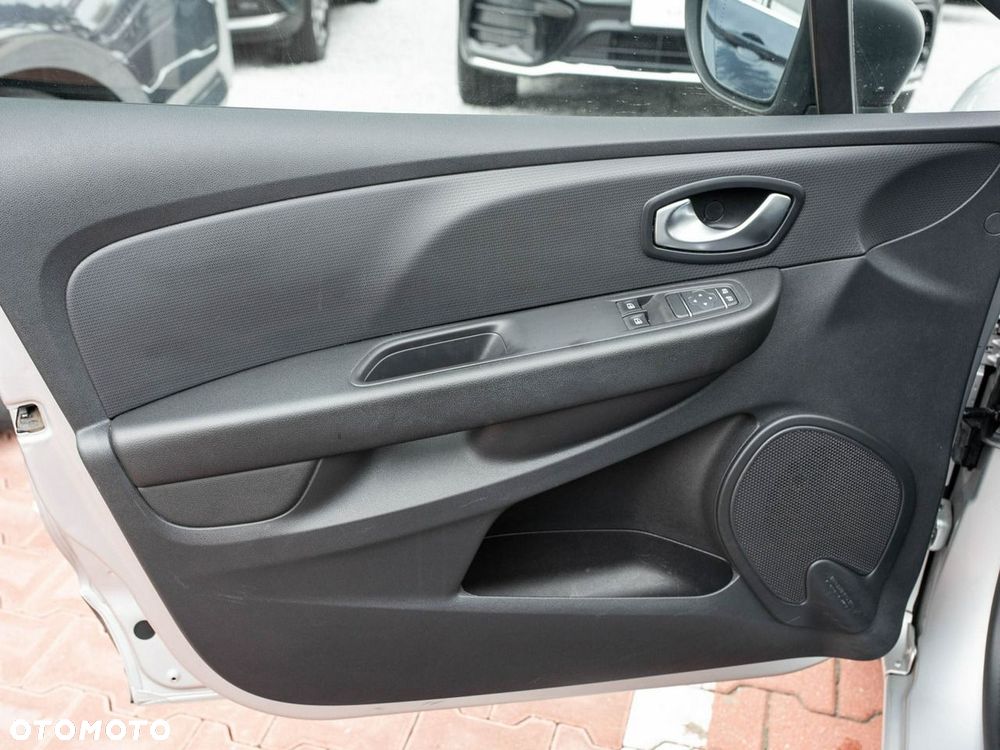 Renault Clio - 10