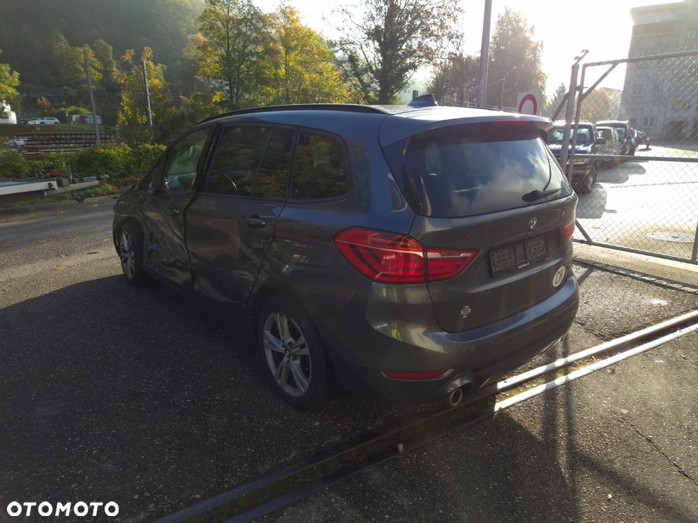 BMW Seria 2 216i - 5