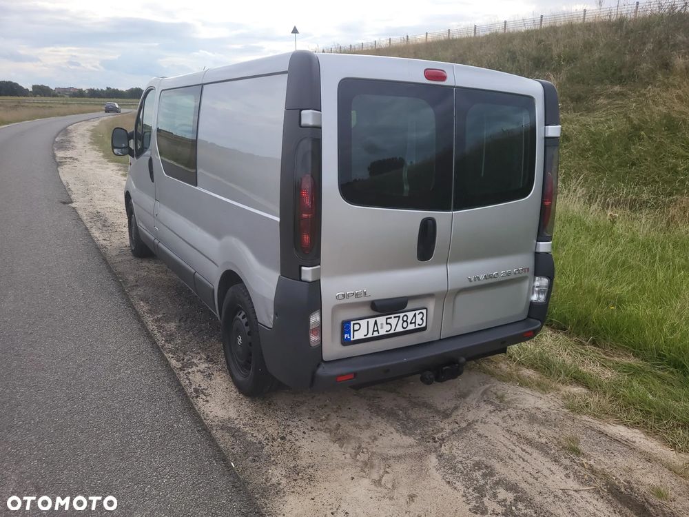 Opel Vivaro 2.5 CDTI L2H1 - 19