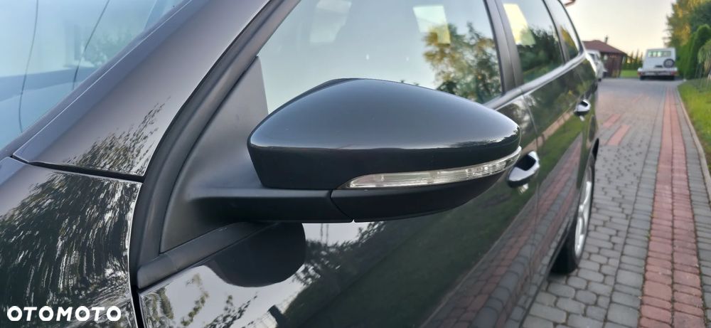 Volkswagen Passat - 33