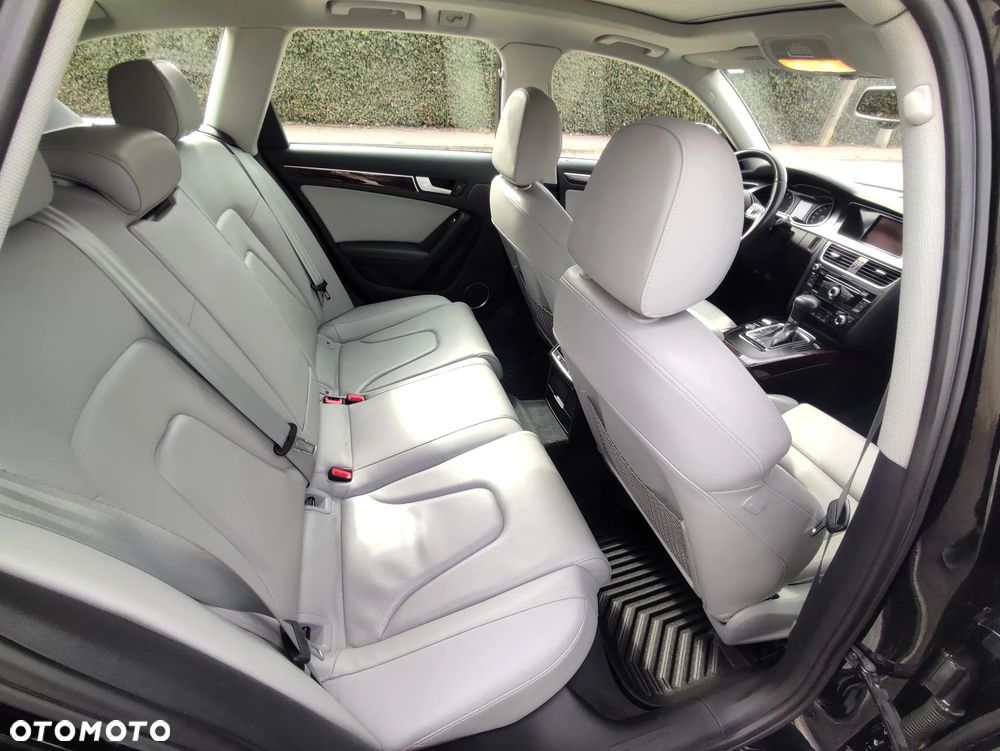 Audi A4 Allroad - 12