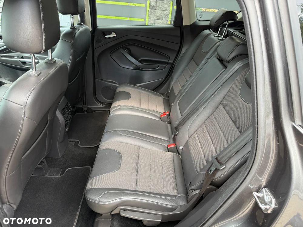 Ford Kuga 1.5 EcoBoost 2x4 Titanium - 28