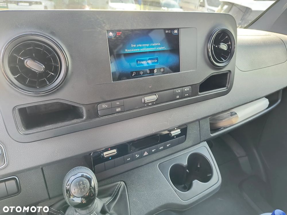 Mercedes-Benz Sprinter - 19